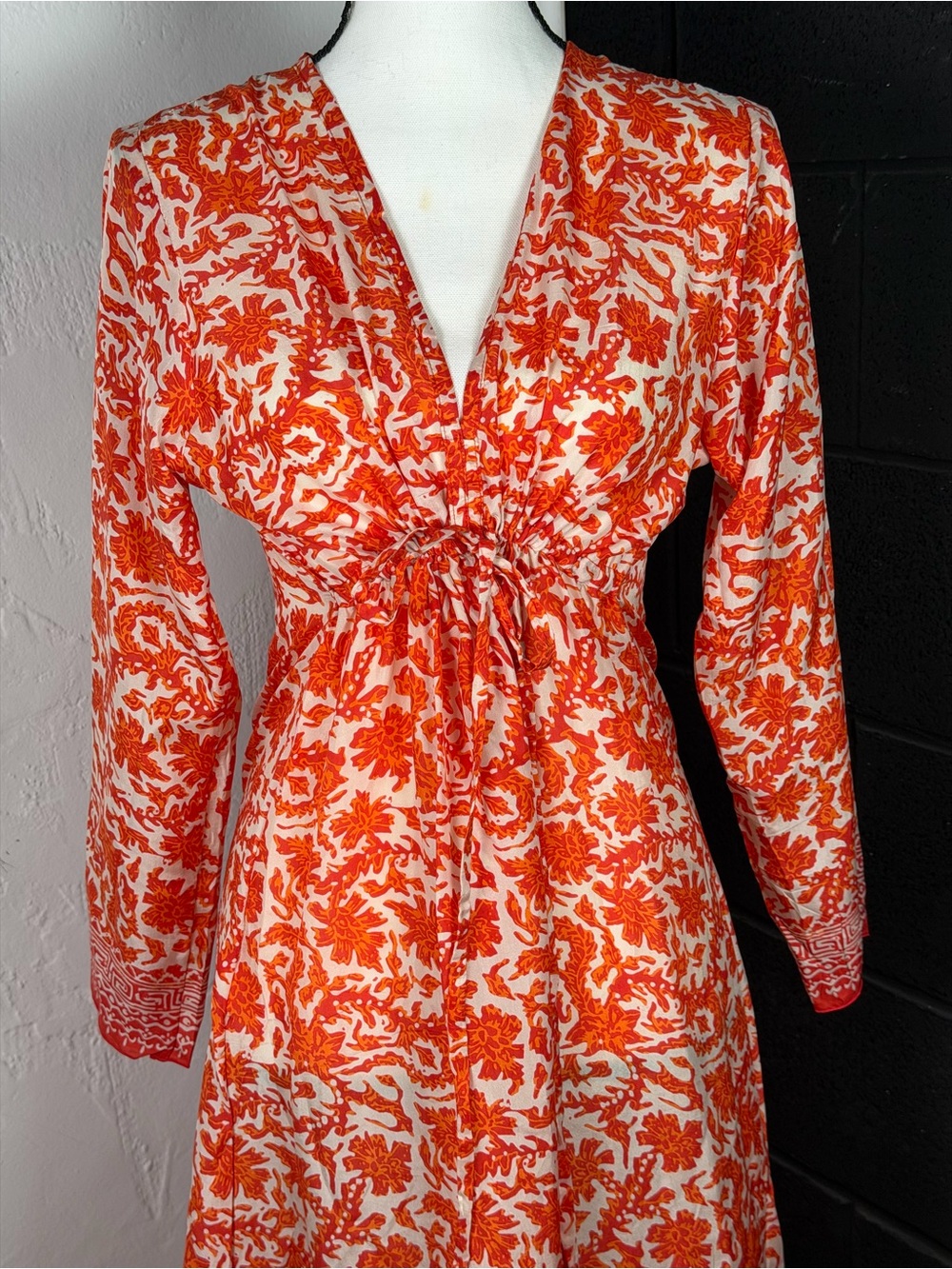 Stunning Italian Silk Red/Orange Floral V-Neck Drawstring Dress - size small 4/6 - Picture 3 of 16